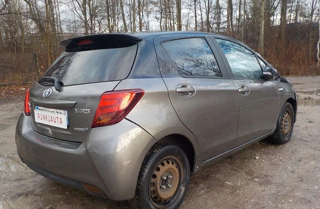 Toyota Yaris cena 24900 przebieg: 103101, rok produkcji 2016 z Łomianki małe 254